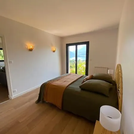 Les Rochers Du Guest house *